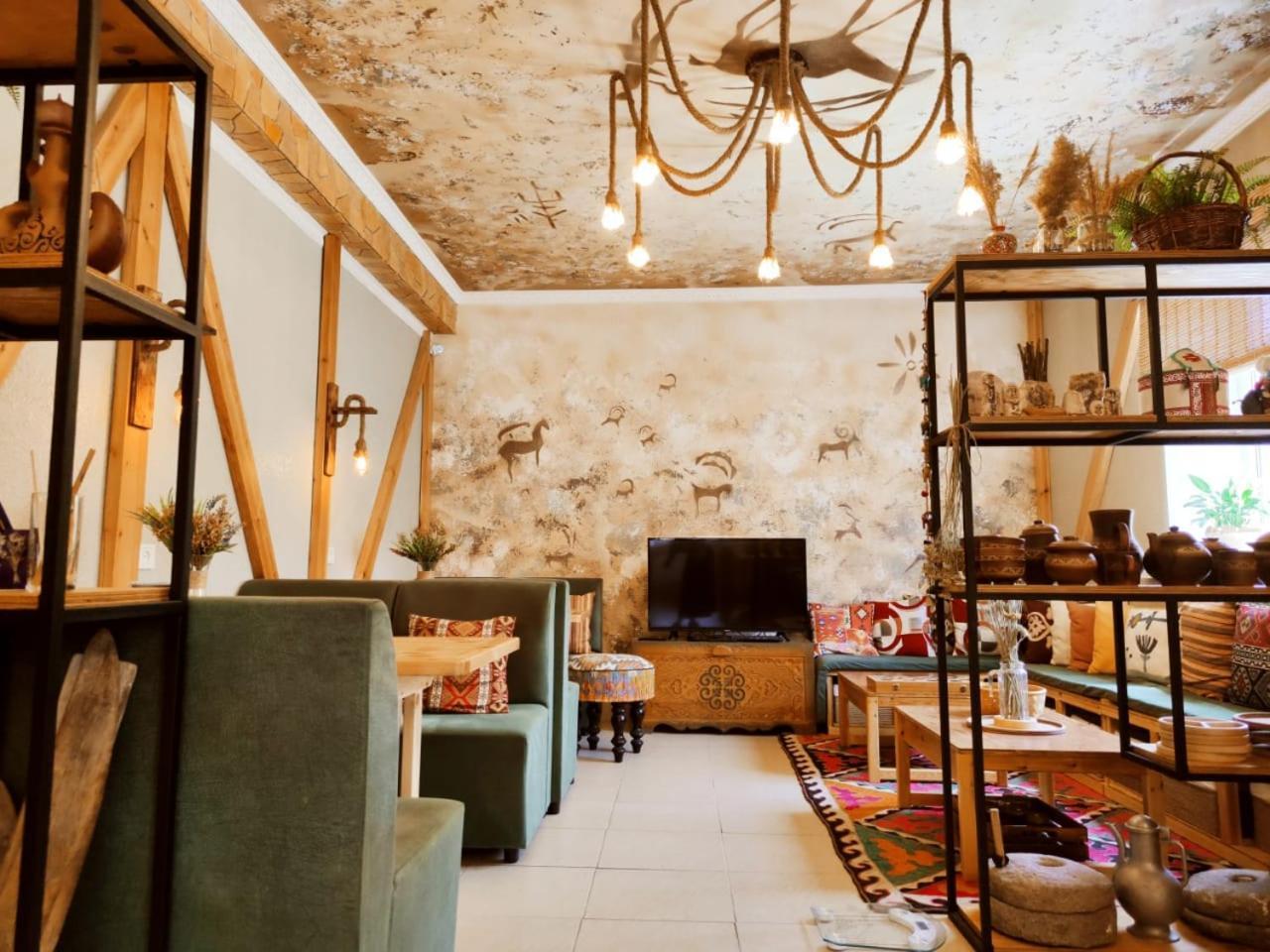 Silkroad Guesthouse Biškek Exteriér fotografie