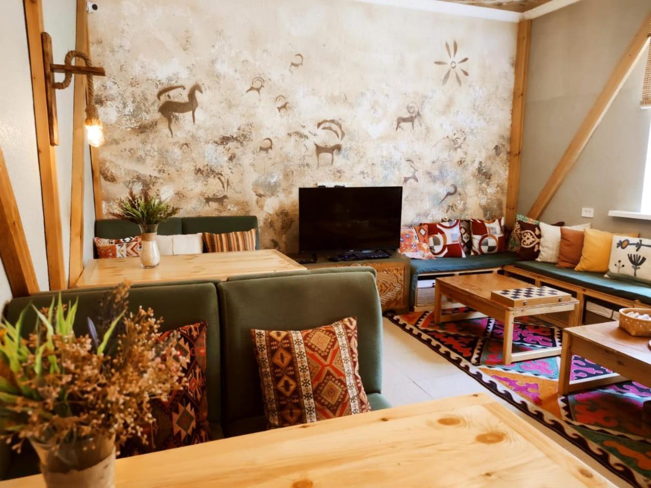 Silkroad Guesthouse Biškek Exteriér fotografie